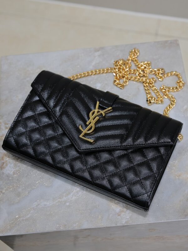 ENVELOPE CHAIN BAG 22 IN BLACK LAMBSKIN GOLD HARDWARE
