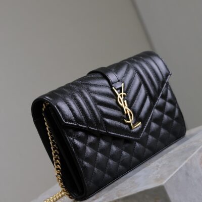 ENVELOPE CHAIN BAG 22 IN BLACK LAMBSKIN GOLD HARDWARE