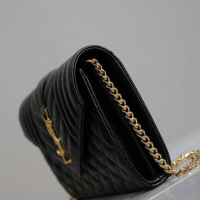ENVELOPE CHAIN BAG 22 IN BLACK LAMBSKIN GOLD HARDWARE