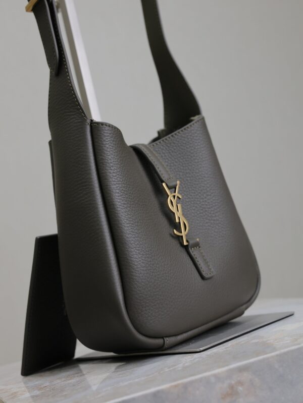 YSL 25S LE 5 À 7 BAG 16 IN LIGHT MUSK GRAINED CALFSKIN GOLD HARDWARE