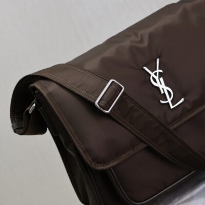 NIKI LARGE 32 IN CHOCOLATE NYLON SILVER LOGO