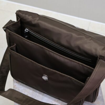 NIKI LARGE 32 IN CHOCOLATE NYLON SILVER LOGO