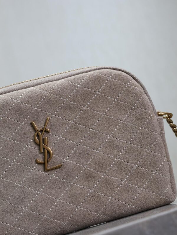 img_f8c0bdc9_20240914_i1726299815_3165_1_jpg GABY ZIPPED POUCH 19 IN GRAY MATTE SUEDE GOLD HARDWARE