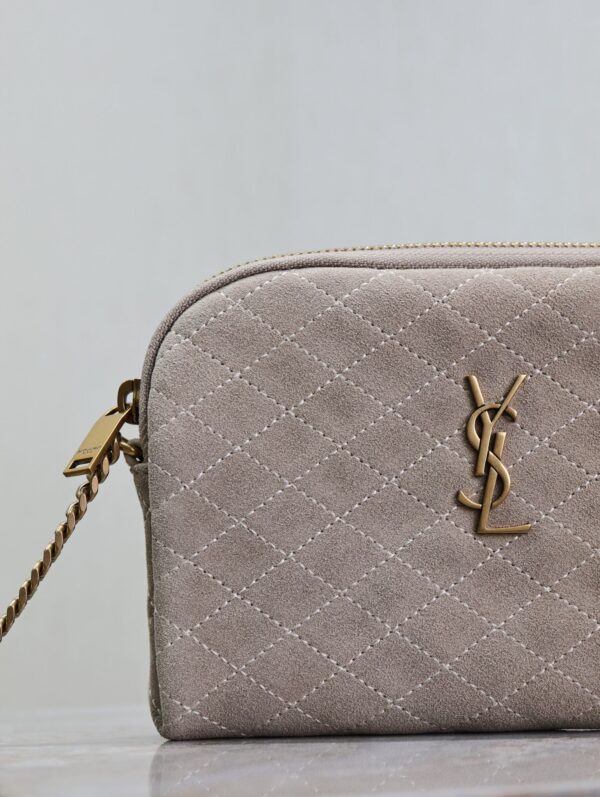 img_f8c0bdc9_20240914_i1726299815_8314_4_jpg GABY ZIPPED POUCH 19 IN GRAY MATTE SUEDE GOLD HARDWARE