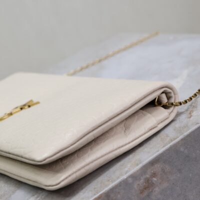 CALYPSO POUCH 24 IN WHITE ELEPHANT TEXTURED LAMBSKIN GOLD LOGO