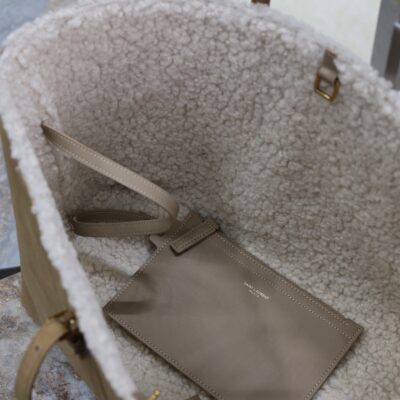 SHOPPING TOTE BAG 38 IN TAN BROWN SUEDE AND WHITE SHEARLING TRIM