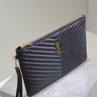 CLUTCH 30 IN BLACK QUILTED CALFSKIN GOLD BUCKLE