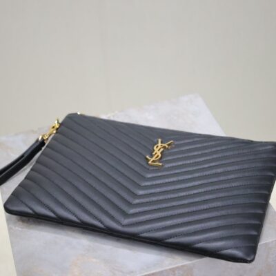CLUTCH 30 IN BLACK QUILTED CALFSKIN GOLD BUCKLE