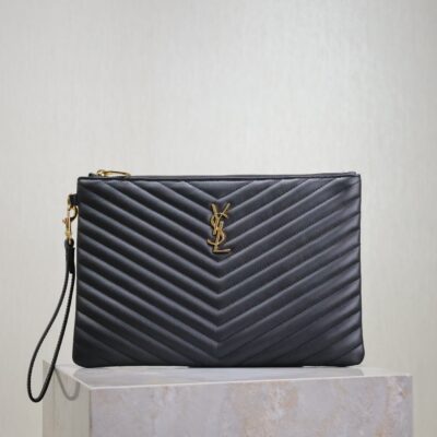 CLUTCH 30 IN BLACK QUILTED CALFSKIN GOLD BUCKLE