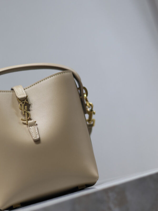 YSL 25S LE 37 BUCKET 15 IN BEIGE CALFSKIN GOLD HARDWARE