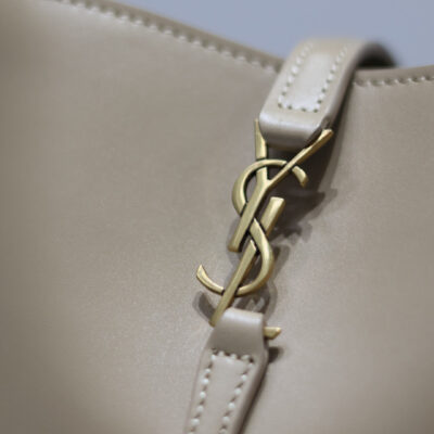 YSL 25S LE 37 BUCKET 15 IN BEIGE CALFSKIN GOLD HARDWARE