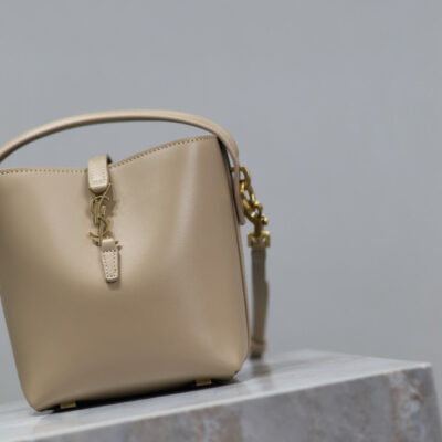 YSL 25S LE 37 BUCKET 15 IN BEIGE CALFSKIN GOLD HARDWARE