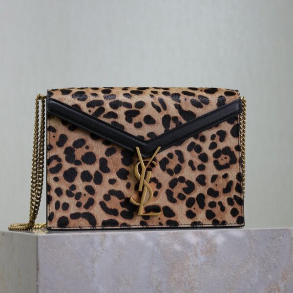 img_f8c0bdc9_20241022_i1729588500_6998_6_jpg CASSANDRA CHAIN BAG 22 IN LEOPARD PRINT CALFSKIN GOLD HARDWARE