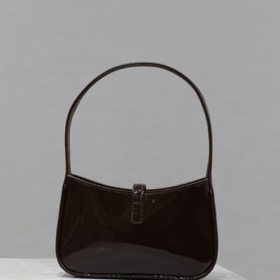 img_f8c0bdc9_20241030_i1730267130_3167_3_jpg LE 5 À 7 MINI BAG 19 IN CHOCOLATE PATENT CALFSKIN GOLD LOGO