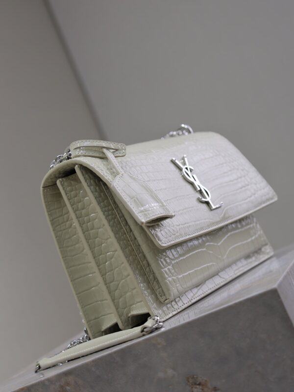 YSL 25S SUNSET MEDIUM 22 IN IVORY CROCODILE-EMBOSSED SHINY CALFSKIN SILVER HARDWRE