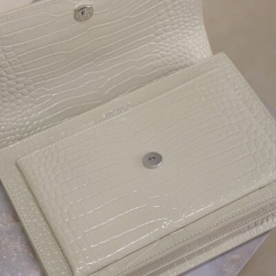 YSL 25S SUNSET MEDIUM 22 IN IVORY CROCODILE-EMBOSSED SHINY CALFSKIN SILVER HARDWRE