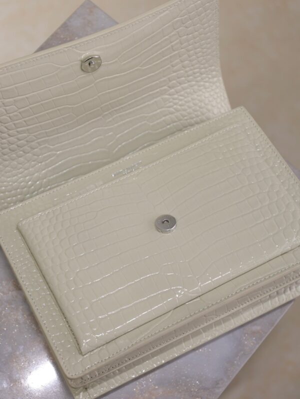 YSL 25S SUNSET MEDIUM 22 IN IVORY CROCODILE-EMBOSSED SHINY CALFSKIN SILVER HARDWRE