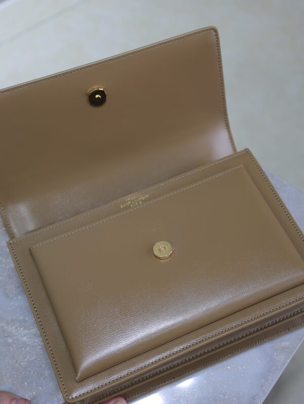 img_f8c0bdc9_20241106_i1730875334_2140_6_jpg YSL 25S SUNSET BAG 22 IN BROWN CALFSKIN GOLD HARDWRE