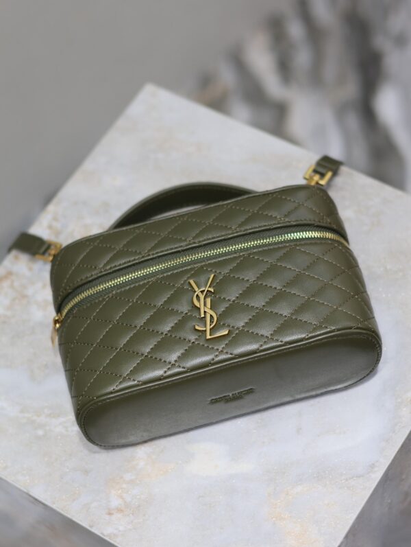 img_f8c0bdc9_20241118_i1731909754_2647_1_jpg GABY MINI VANITY BAG 18 IN ARMY GREEN LAMBSKIN