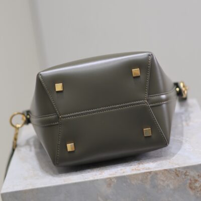 img_f8c0bdc9_20241118_i1731910730_4638_7_jpg LE 37 SMALL BUCKET BAG 20 IN KHAKI GREEN CALFSKIN GOLD HARDWARE