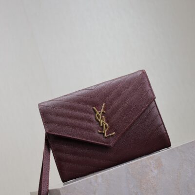 CASSANDRE CLUTCH 21 IN BORDEAUX RED LAMBSKIN GOLD HARDWARE