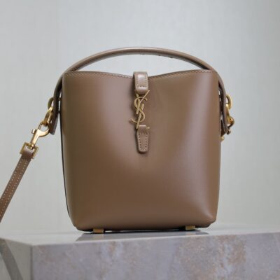 img_f8c0bdc9_20241121_i1732168981_2742_5_jpg LE 37 MINI BUCKET BAG 15 IN BROWN CALFSKIN GOLD HARDWARE