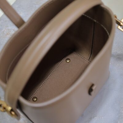 img_f8c0bdc9_20241121_i1732168981_7393_1_jpg LE 37 MINI BUCKET BAG 15 IN BROWN CALFSKIN GOLD HARDWARE