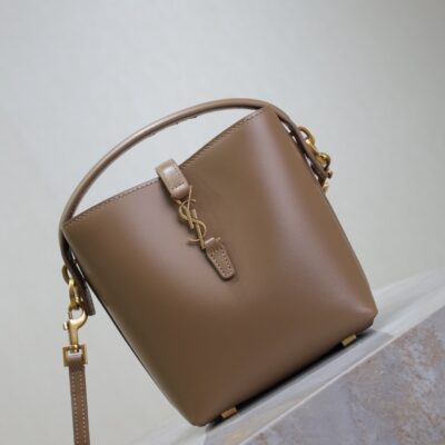 img_f8c0bdc9_20241121_i1732168981_8038_7_jpg LE 37 MINI BUCKET BAG 15 IN BROWN CALFSKIN GOLD HARDWARE