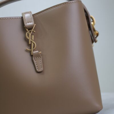 img_f8c0bdc9_20241121_i1732168981_8634_8_jpg LE 37 MINI BUCKET BAG 15 IN BROWN CALFSKIN GOLD HARDWARE