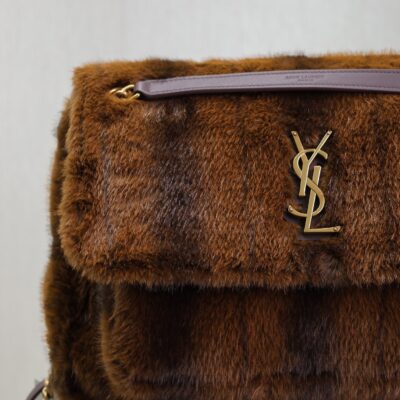 img_f8c0bdc9_20241121_i1732171821_915_5_jpg NIKI LARGE 32 IN COFFE BROWN MINK FUR GOLD HARDWARE