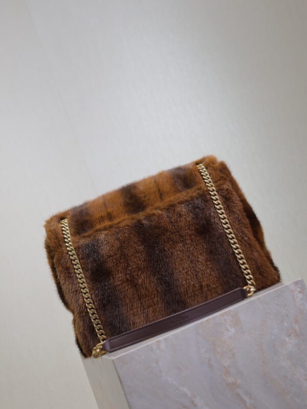 img_f8c0bdc9_20241121_i1732171821_9202_7_jpg NIKI LARGE 32 IN COFFE BROWN MINK FUR GOLD HARDWARE