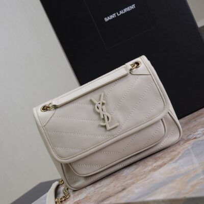 NIKI BABY 22 IN RICE WHITE LAMBSKIN GOLD CHAIN