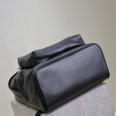 CITY BACKPACK 38 IN BLACK CALFSKIN