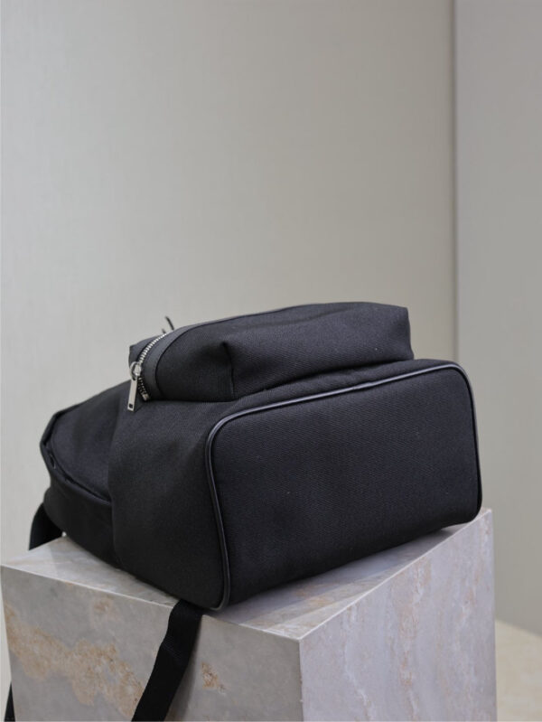 img_f8c0bdc9_20241206_1733457354_528_jpg CITY BACKPACK 35 IN BLACK CANVAS