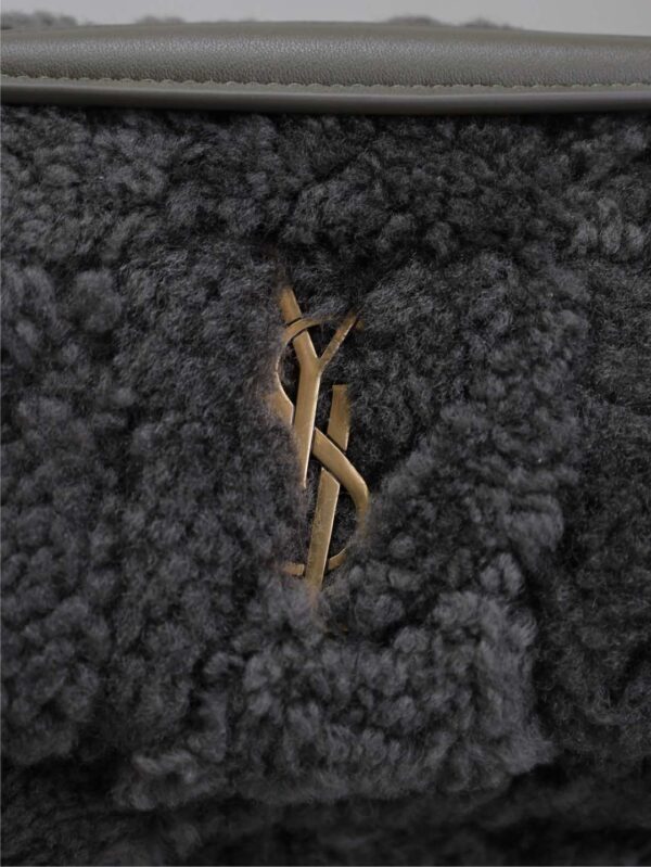 img_f8c0bdc9_20241212_1733983163_55_jpg JAMIE BAG 20 IN DARK GRAY LAMB WOOL