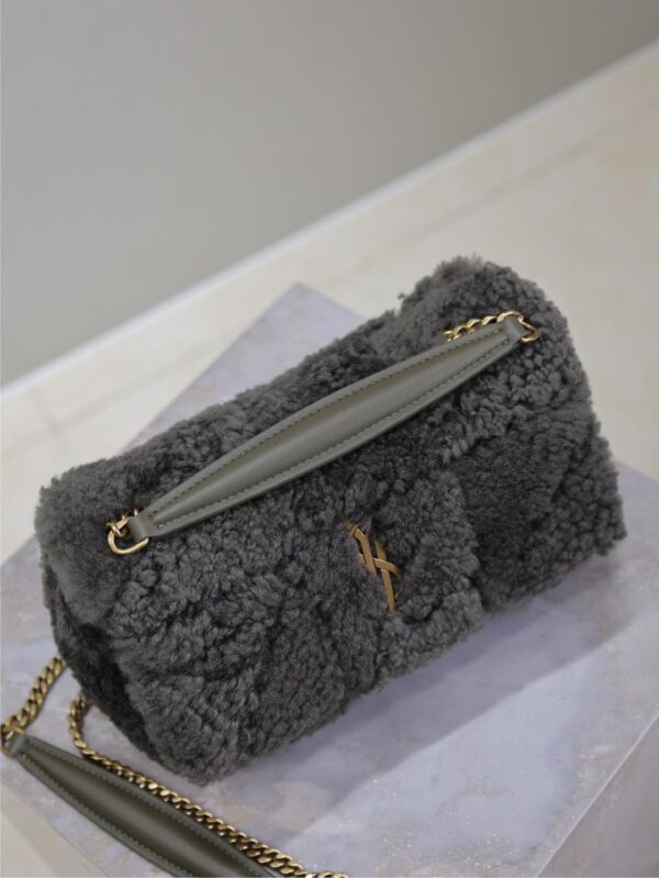 img_f8c0bdc9_20241212_1733983163_964_jpg JAMIE BAG 20 IN DARK GRAY LAMB WOOL