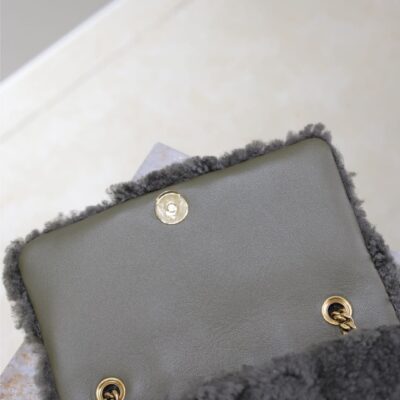 img_f8c0bdc9_20241212_1733983163_97_jpg JAMIE BAG 20 IN DARK GRAY LAMB WOOL