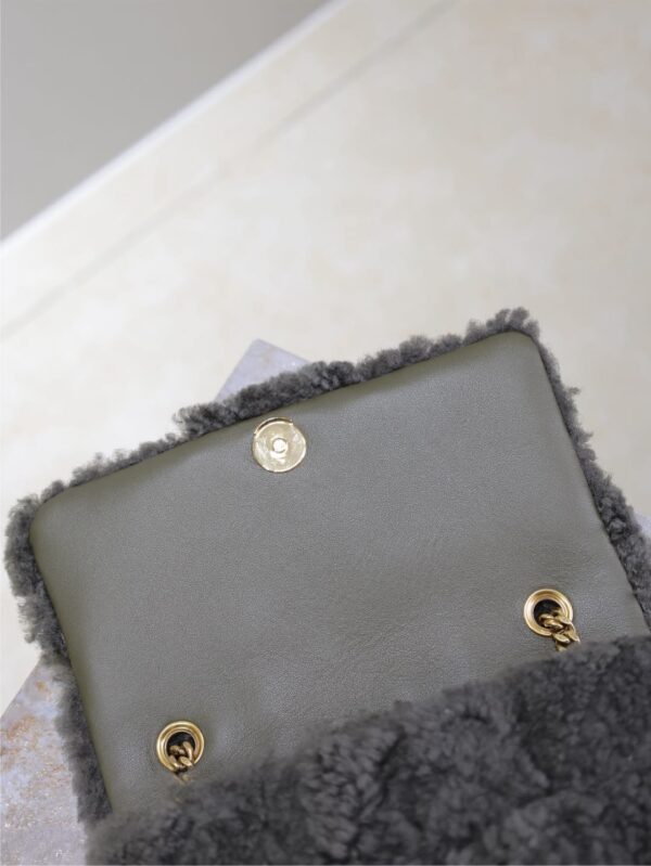 img_f8c0bdc9_20241212_1733983163_97_jpg JAMIE BAG 20 IN DARK GRAY LAMB WOOL
