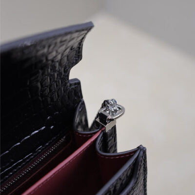 CASSANDRA CHAIN BAG 22 IN BLACK CROCODILE PATTERN CALFSKIN SILVER HARDWARE