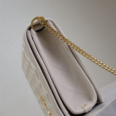 BECKY 26 IN WHITE QUILTED LAMBSKIN GOLD HARDWARE