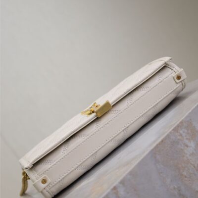 BECKY 22 IN WHITE QUILTED LAMBSKIN GOLD HARDWARE