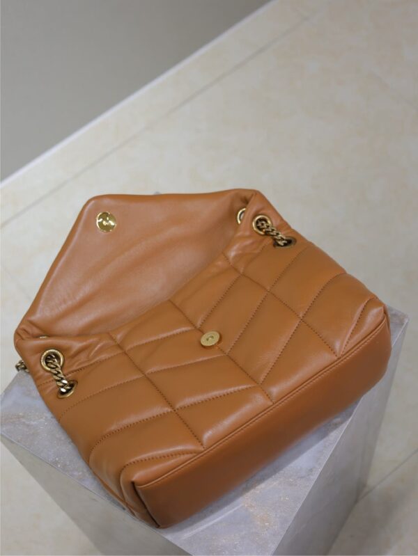 YSL 25S LOULOU PUFFER MM 29 IN CARAMEL CALFSKIN GOLD HARDWRE