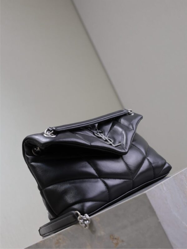 YSL 25S LOULOU PUFFER MM 29 IN BLACK CALFSKIN SILVER HARDWARE