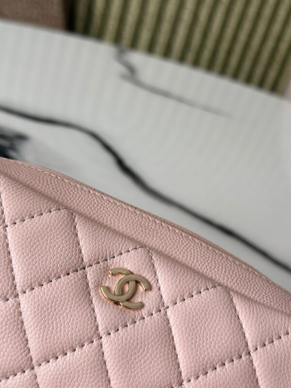 CHANEL 26S CLASSIC QUILTED COSMETIC POUCH 18 IN LIGHT PINK GRAINED CALFSKIN GOLD HARDWARE